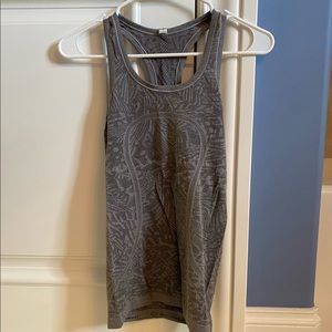 Lululemon women’s run slim fit swifty patterned tank